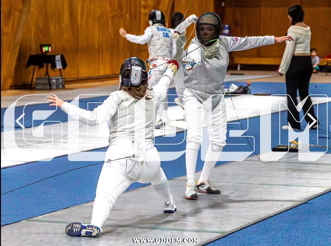 Estudiantes destacan en torneo de esgrima de Punta Arenas