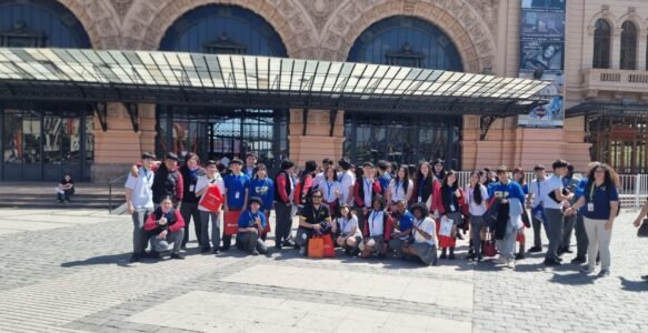 Valiosa visita de 4tos medios a Feria Vocacional SIAD