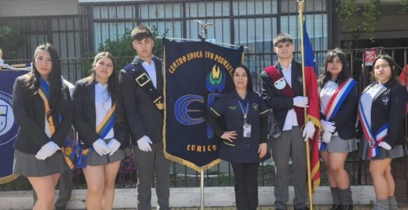Peumayén presente en desfile aniversario de la ciudad de Curicó
